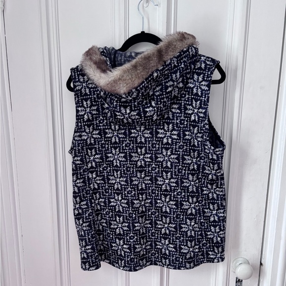 Talbots Nordic Faux Fur Snowflake Print Sleeveless Full Zip Vest Size Large - Picture 5 of 13
